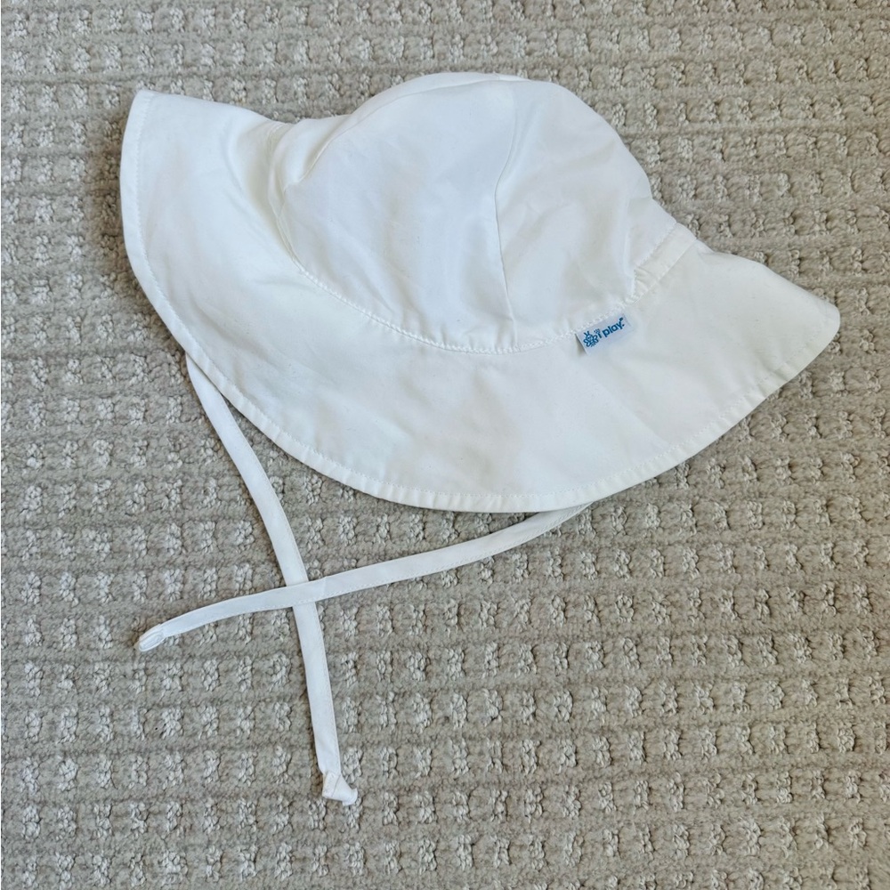 i Play green sprouts Sun Hat